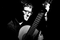 „Mike“, Sänger und Gitarrist